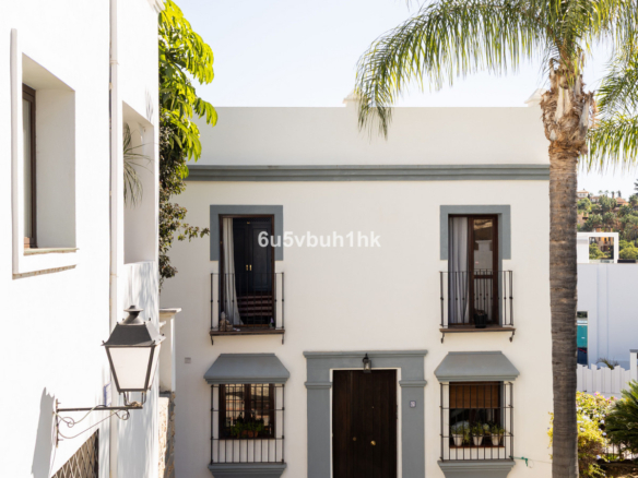 Villa for sale in Estepona
