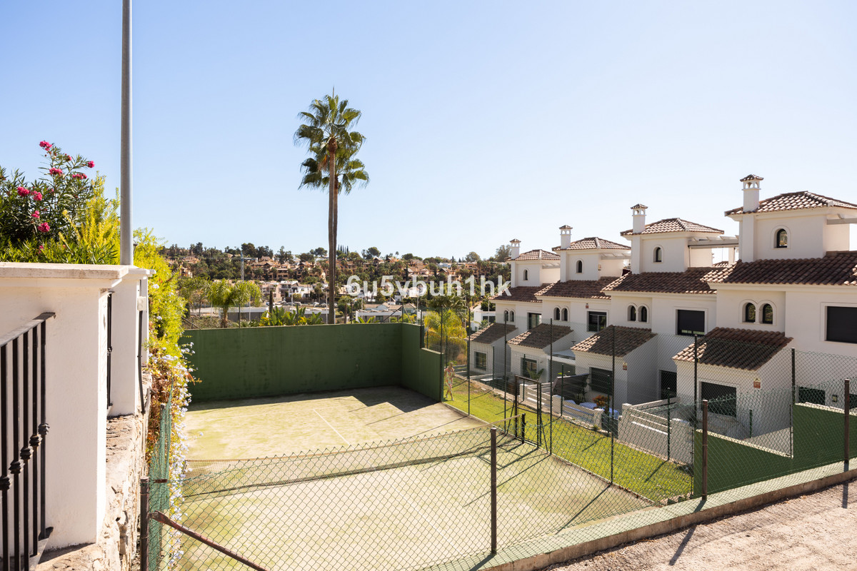 Villa for sale in Estepona
