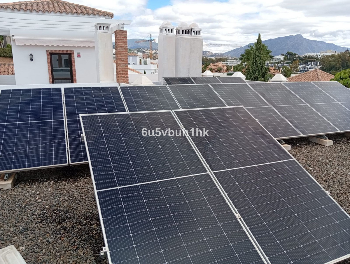 Villa for sale in Estepona