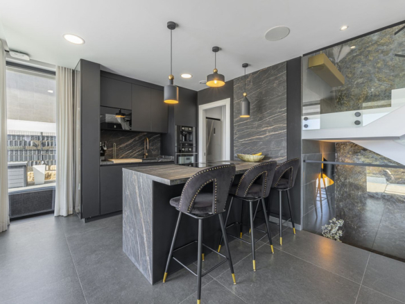 Villa for sale in Estepona