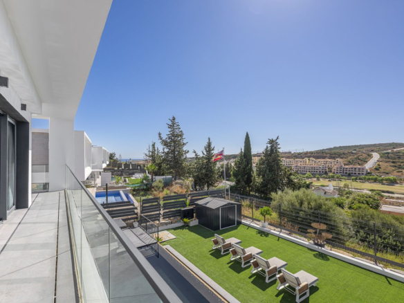 Villa for sale in Estepona