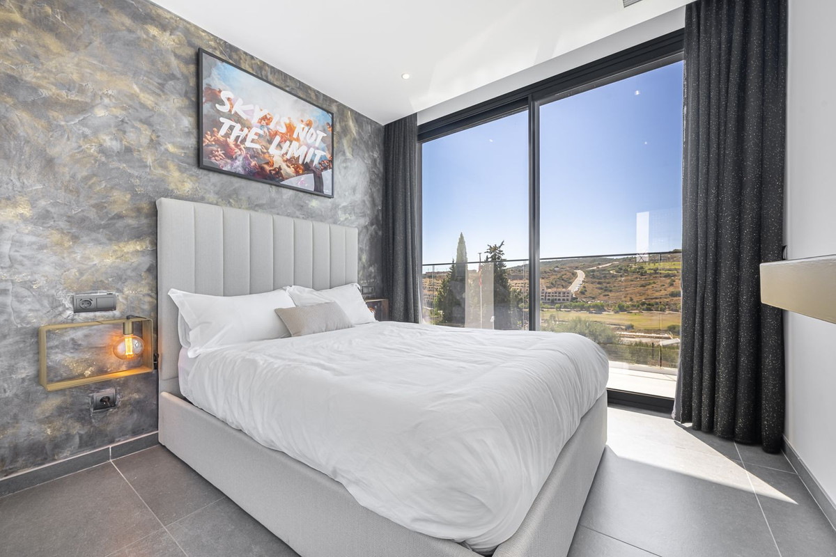 Villa for sale in Estepona