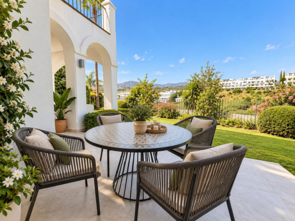 Villa for sale in Estepona