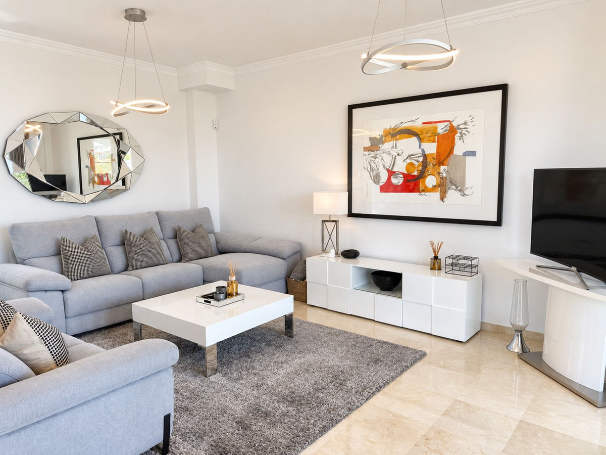 Villa for sale in Estepona