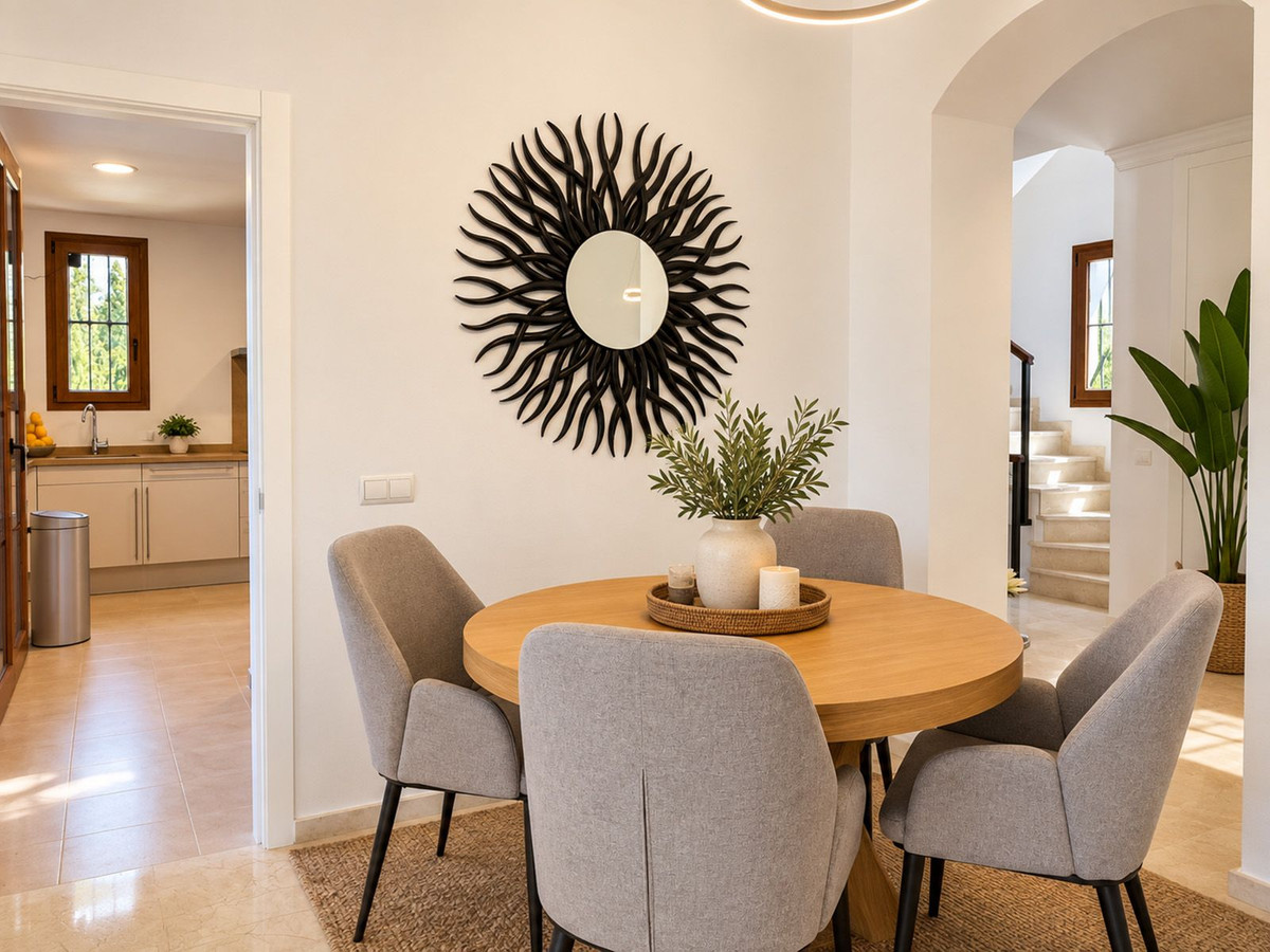 Villa for sale in Estepona