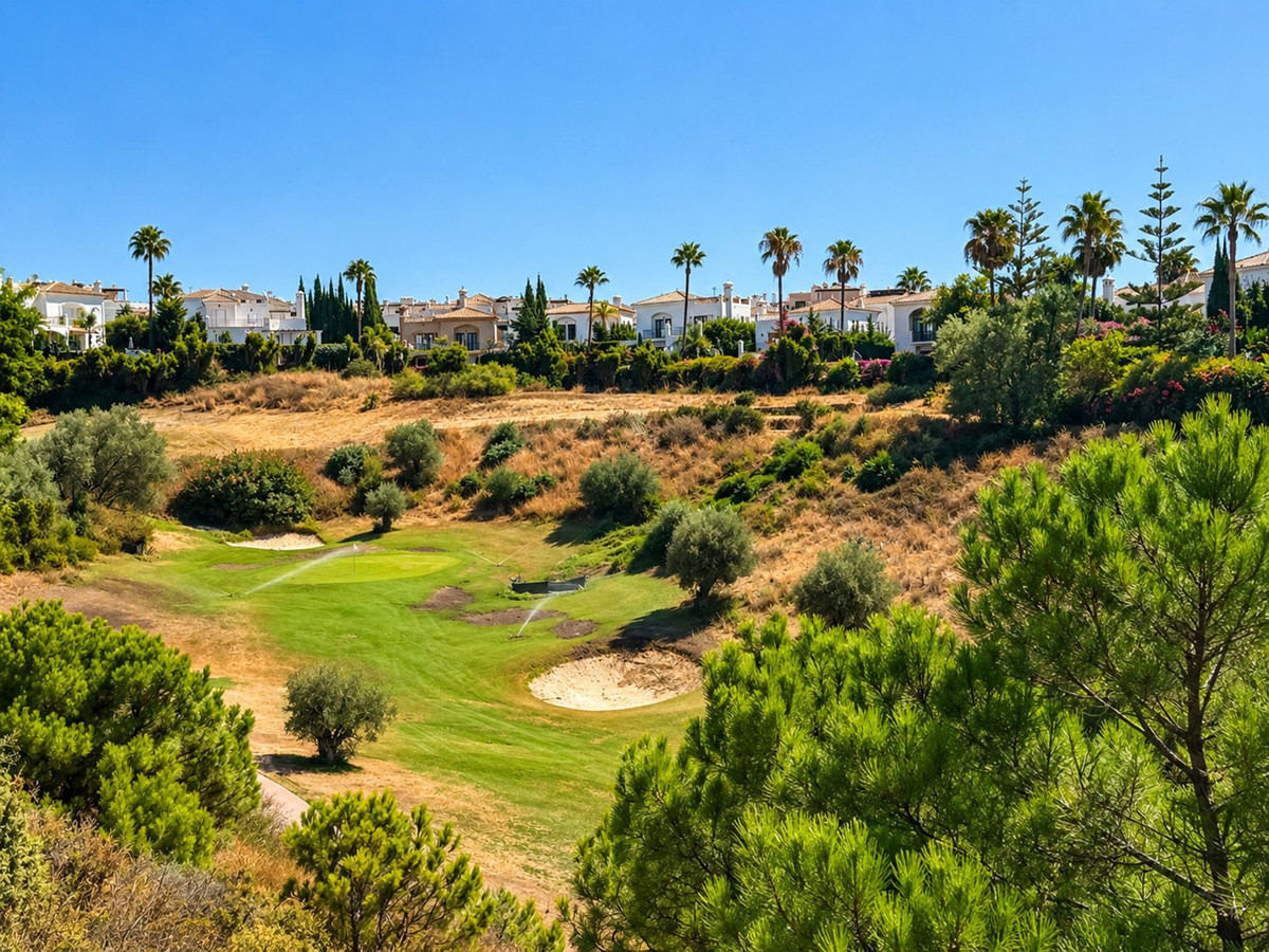 Villa for sale in Estepona
