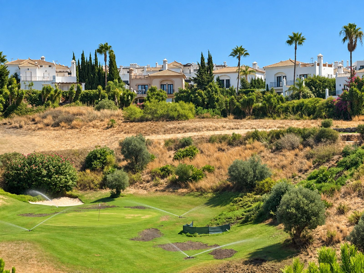 Villa for sale in Estepona