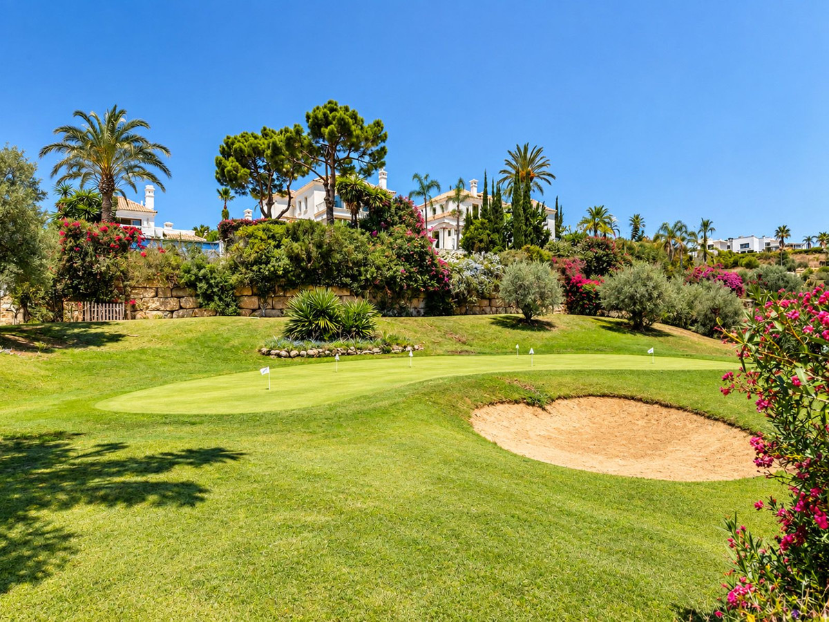 Villa for sale in Estepona