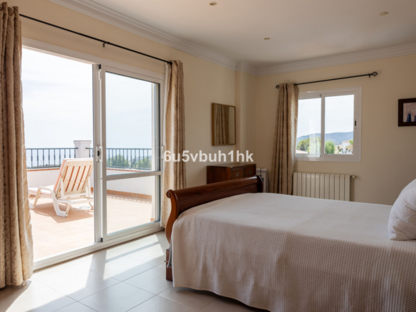 Villa for sale in Frigiliana