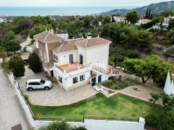 Villa for sale in Frigiliana
