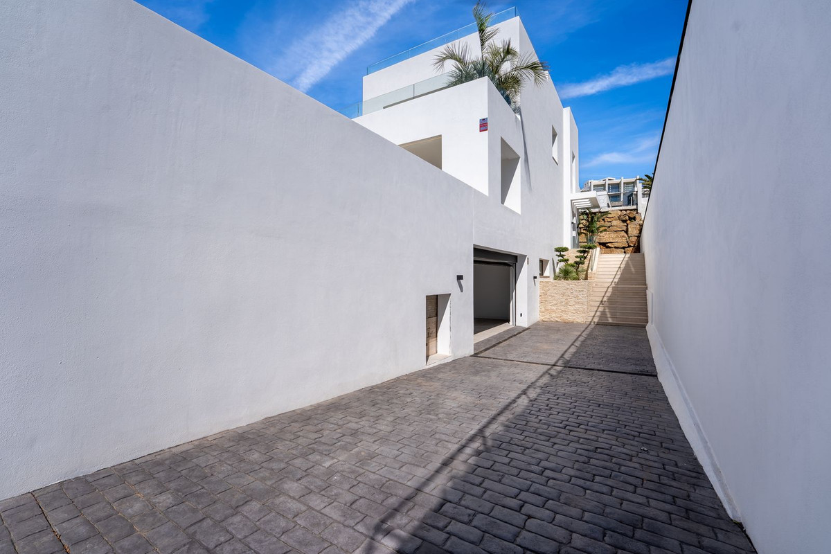 Villa for sale in Fuengirola