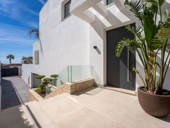 Villa for sale in Fuengirola