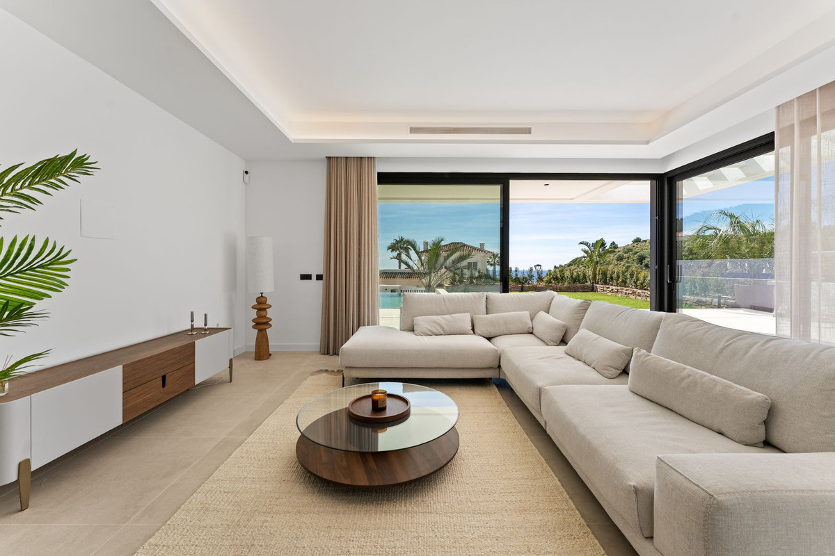 Villa for sale in Fuengirola