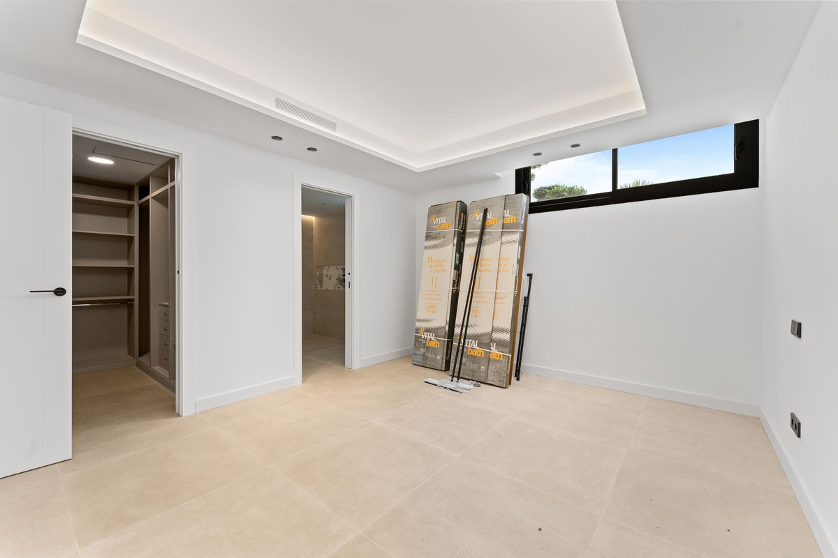 Villa for sale in Fuengirola