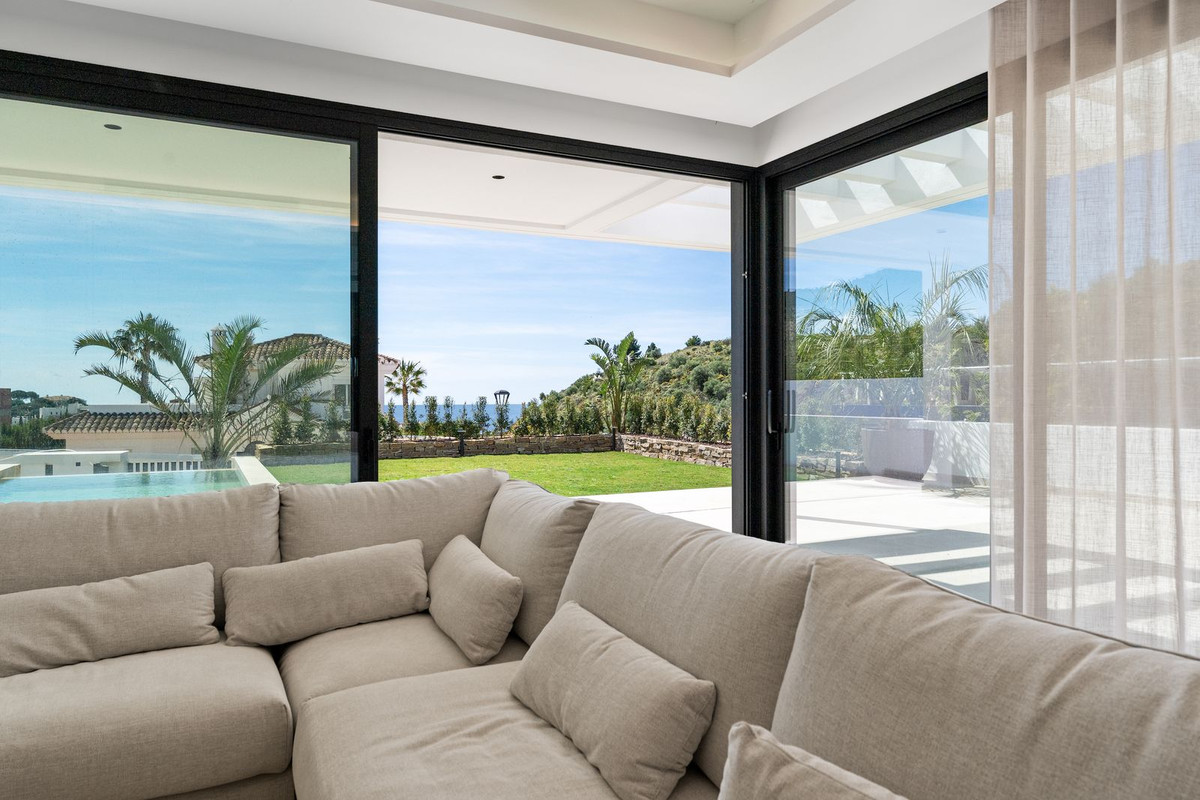 Villa for sale in Fuengirola