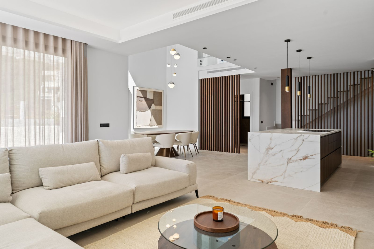 Villa for sale in Fuengirola