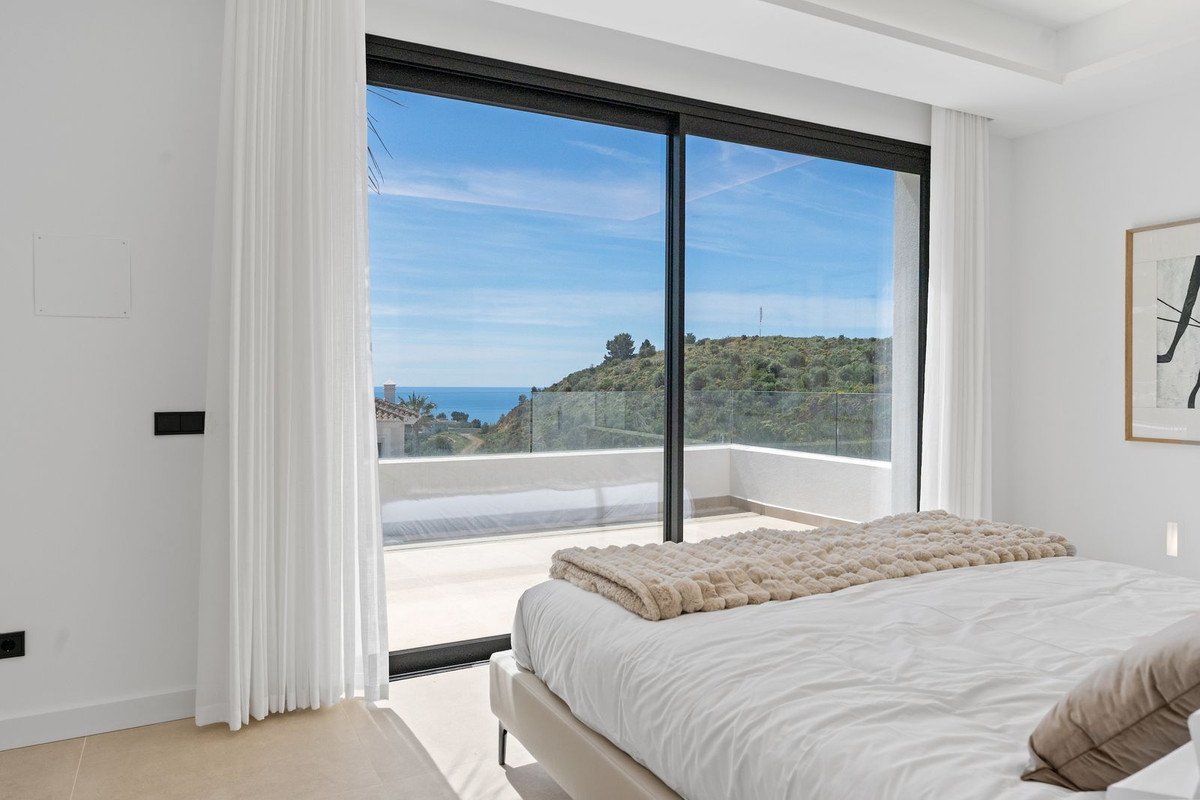 Villa for sale in Fuengirola