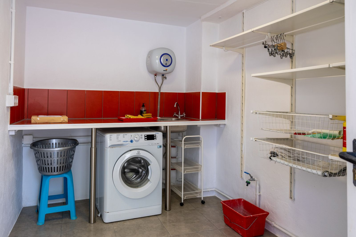 Villa for sale in Fuengirola