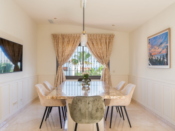 Villa for sale in Fuengirola