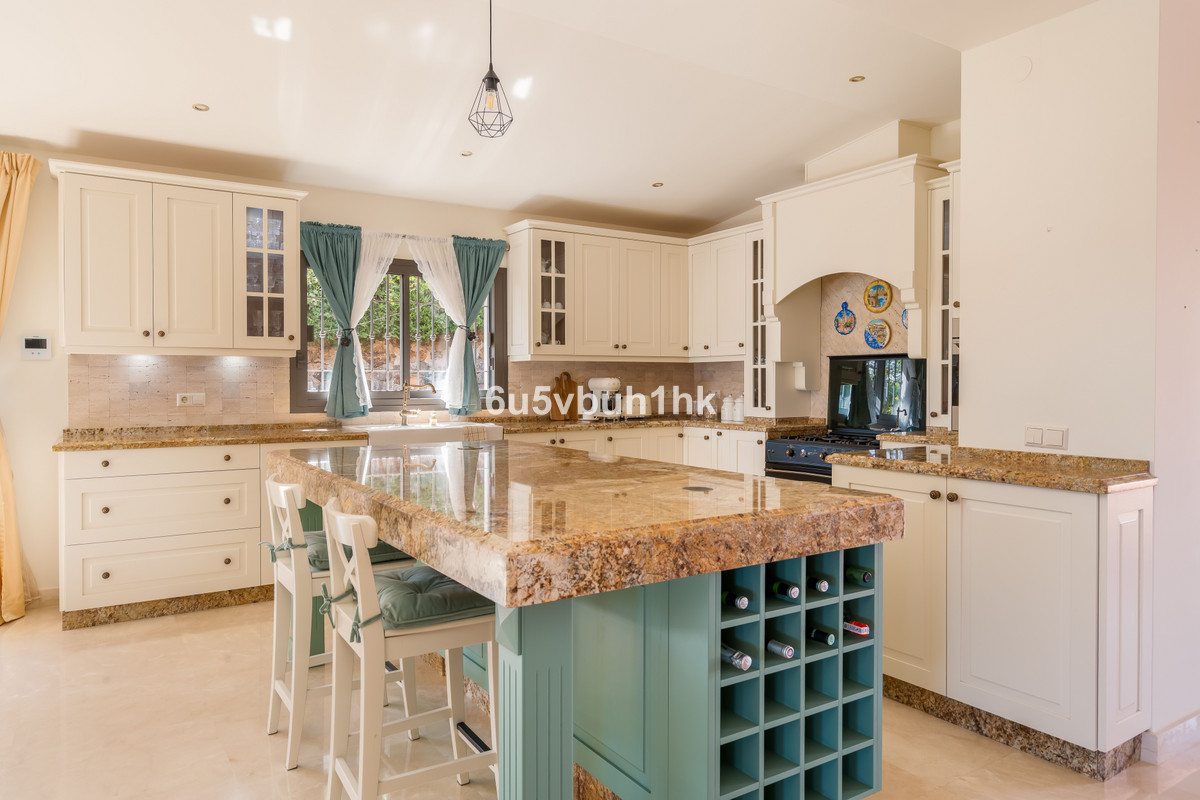Villa for sale in Fuengirola