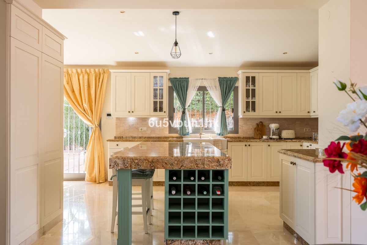 Villa for sale in Fuengirola