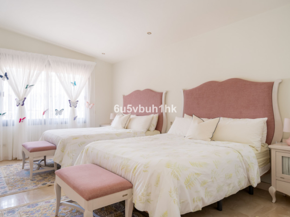 Villa for sale in Fuengirola