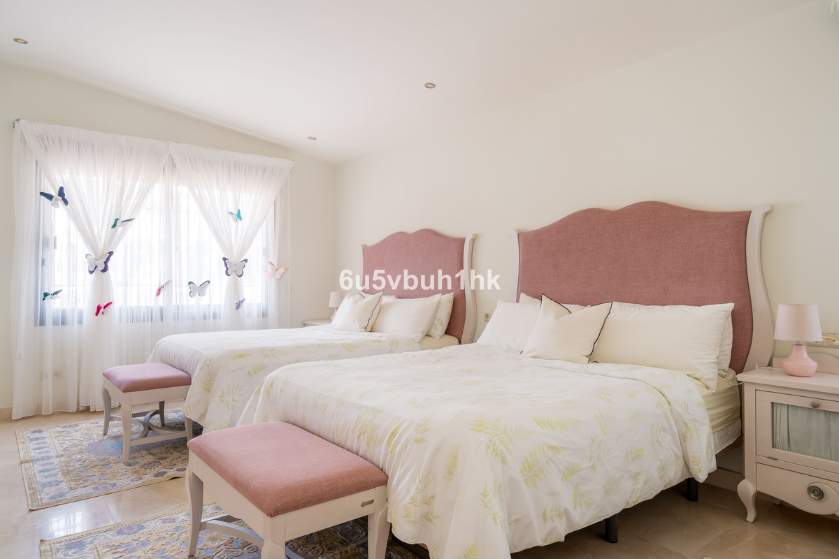 Villa for sale in Fuengirola