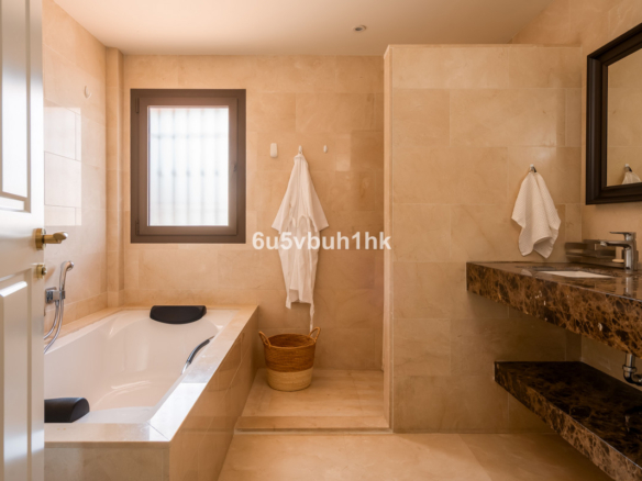 Villa for sale in Fuengirola