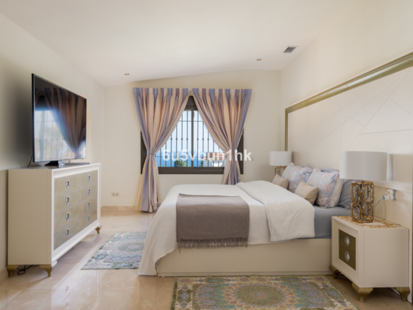 Villa for sale in Fuengirola