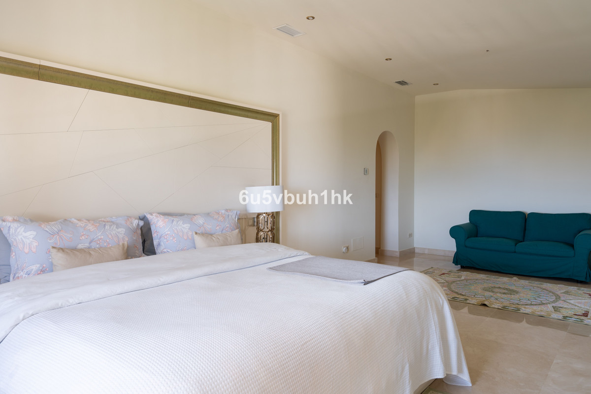 Villa for sale in Fuengirola