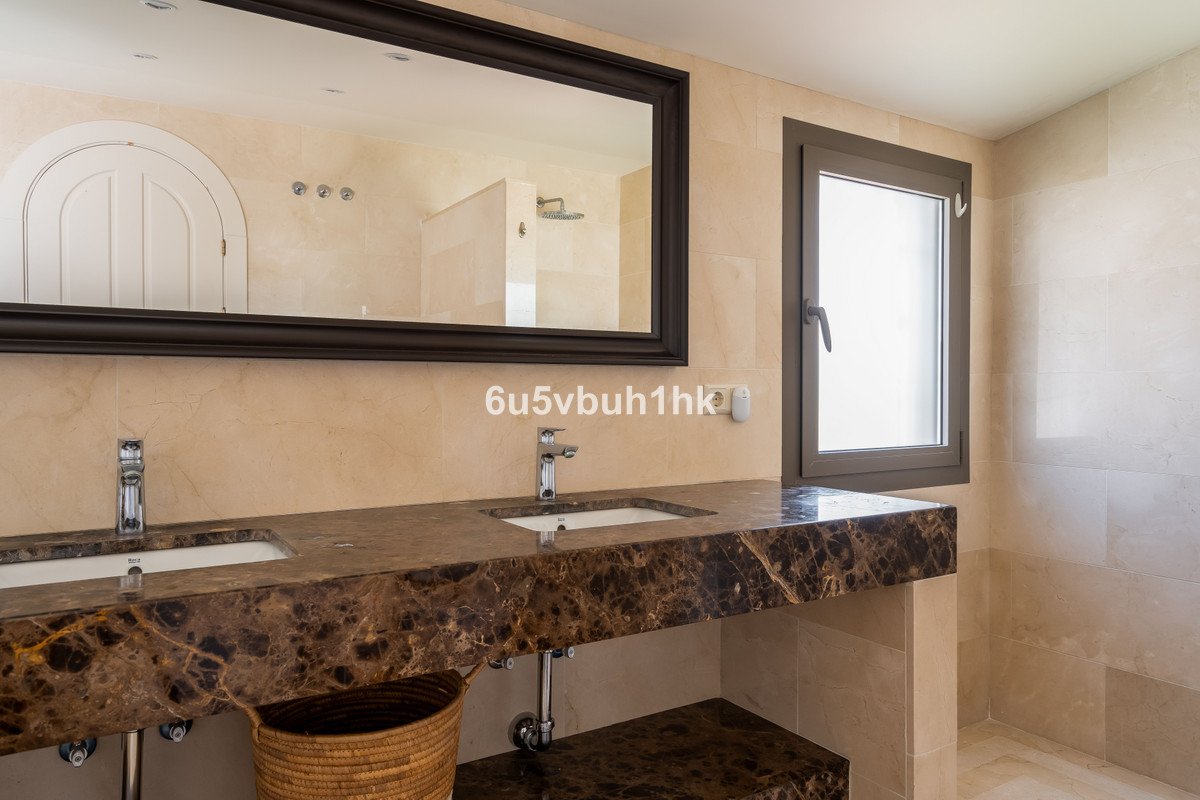 Villa for sale in Fuengirola
