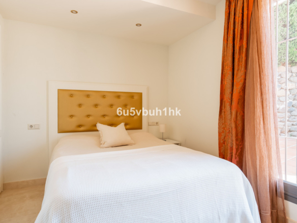 Villa for sale in Fuengirola