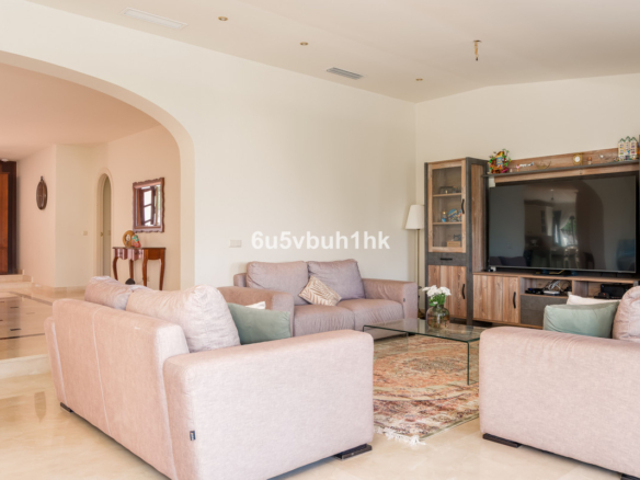 Villa for sale in Fuengirola
