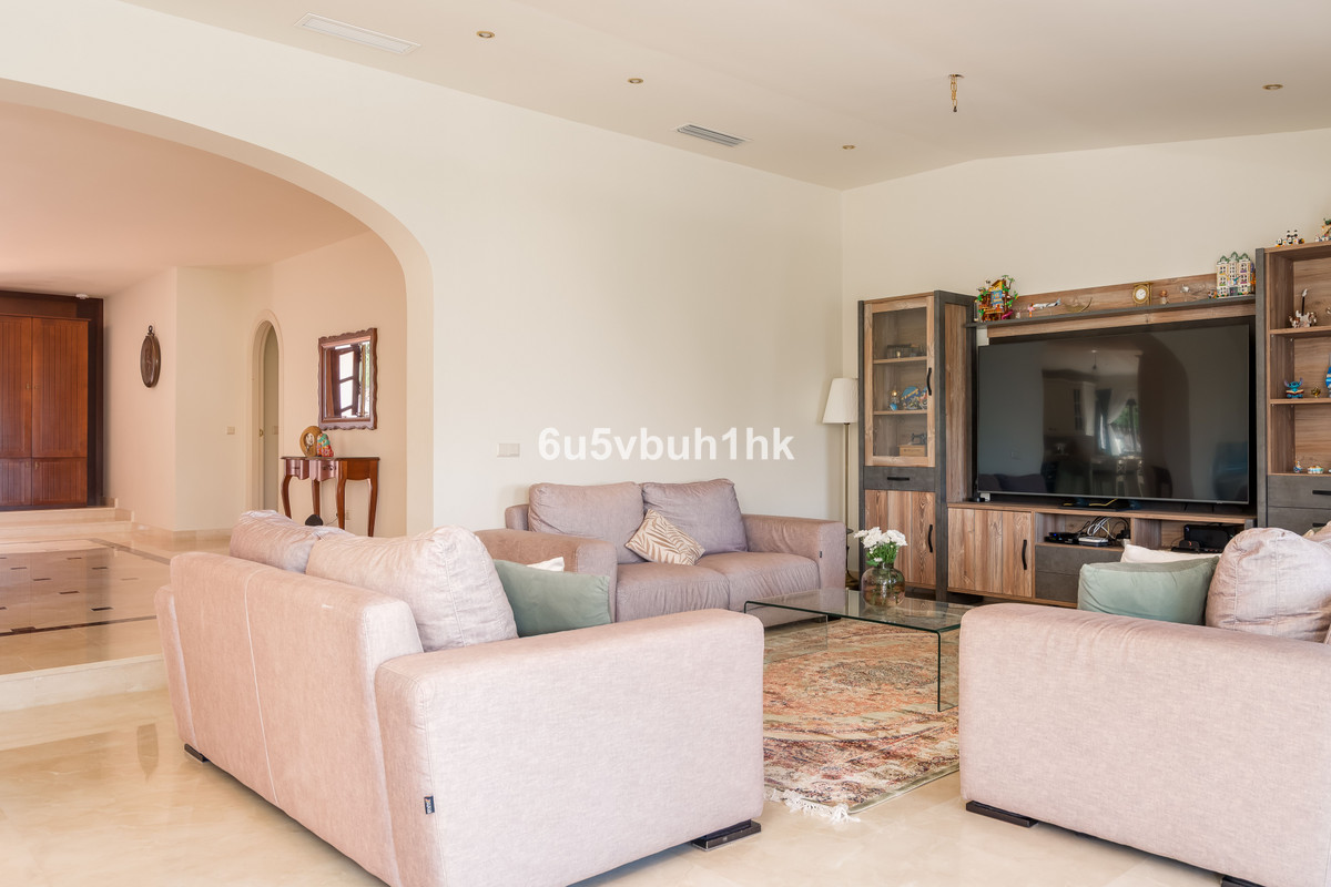 Villa for sale in Fuengirola
