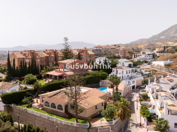 Villa for sale in Fuengirola