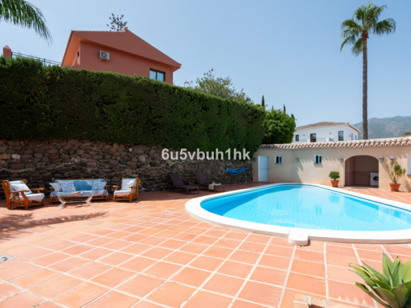 Villa for sale in Fuengirola