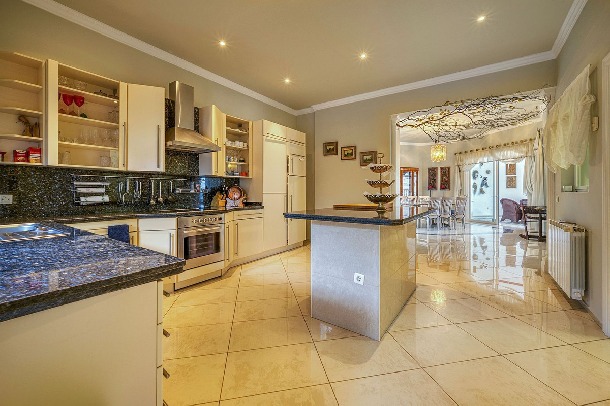Villa for sale in Marbella