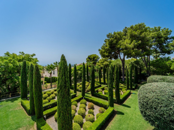 Villa for sale in Marbella