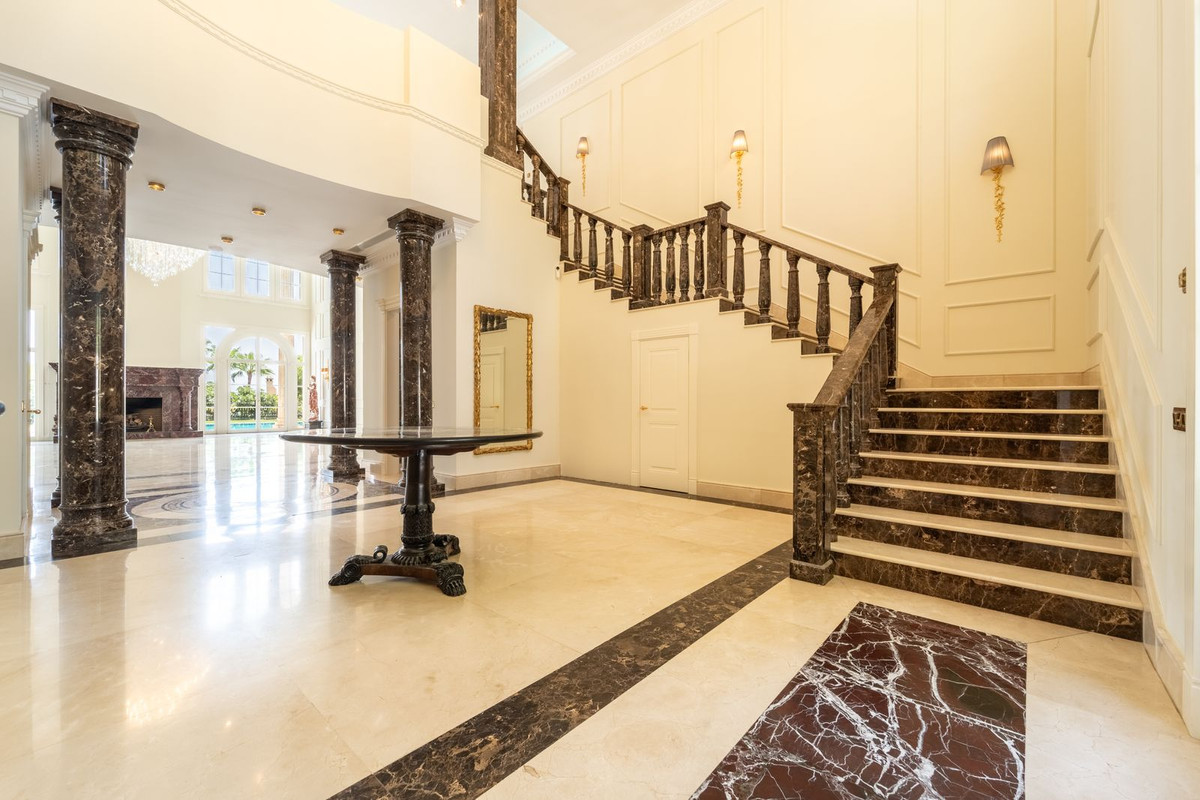 Villa for sale in Marbella