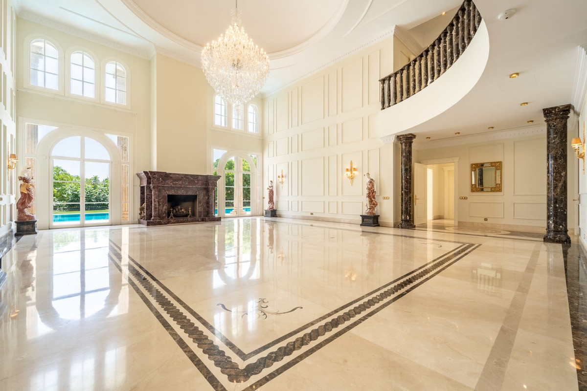 Villa for sale in Marbella