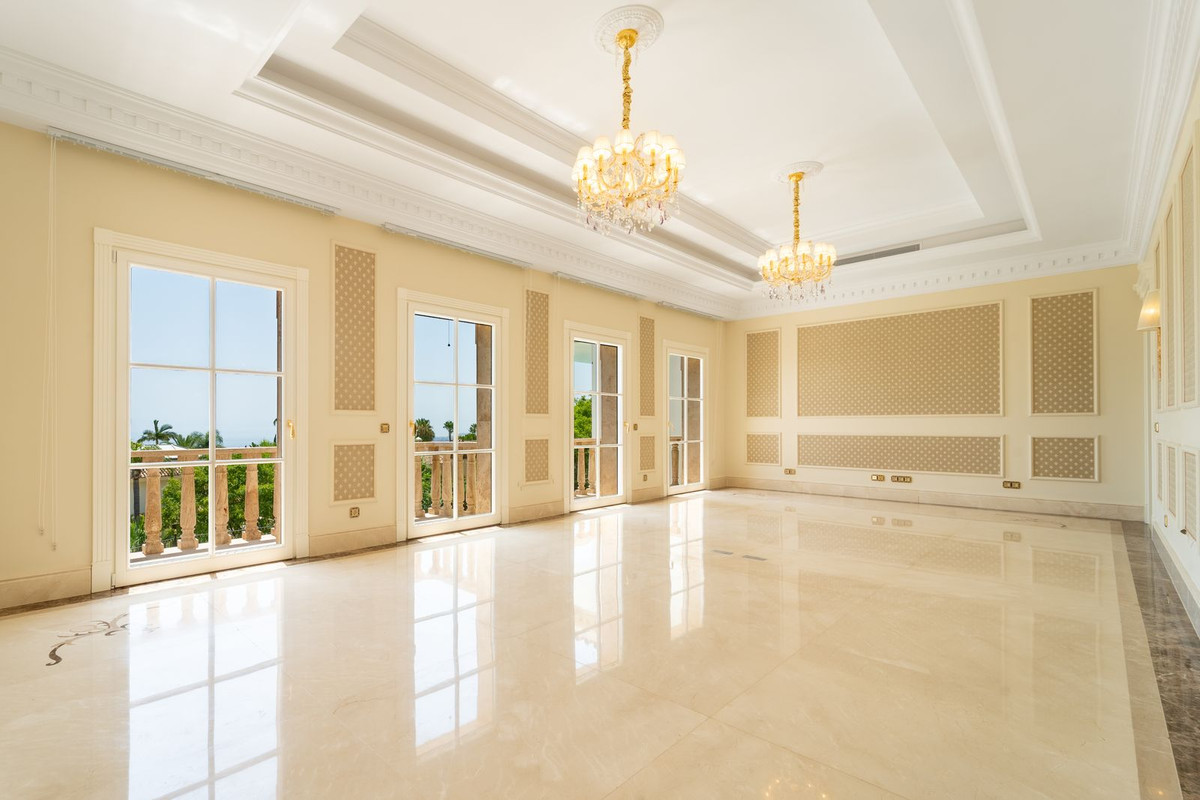 Villa for sale in Marbella