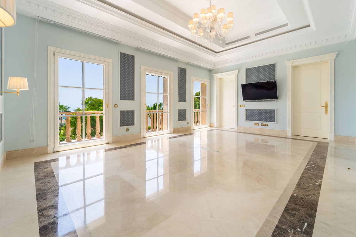 Villa for sale in Marbella