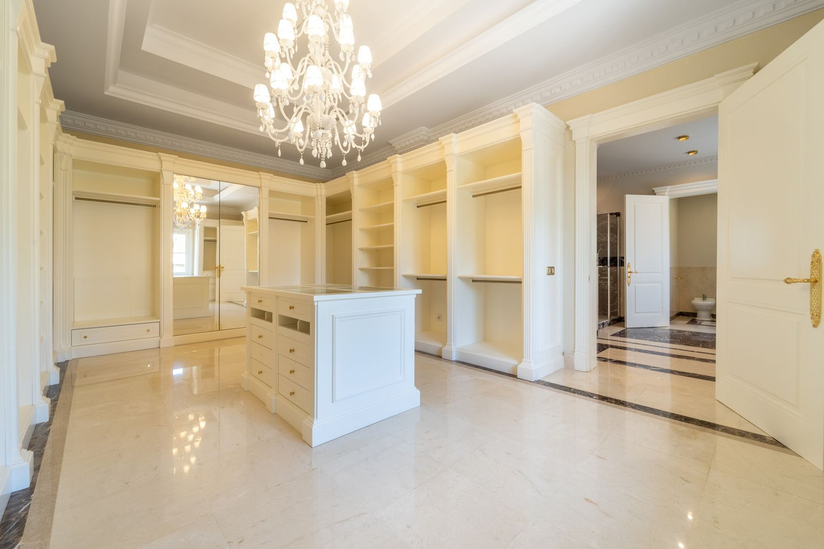 Villa for sale in Marbella
