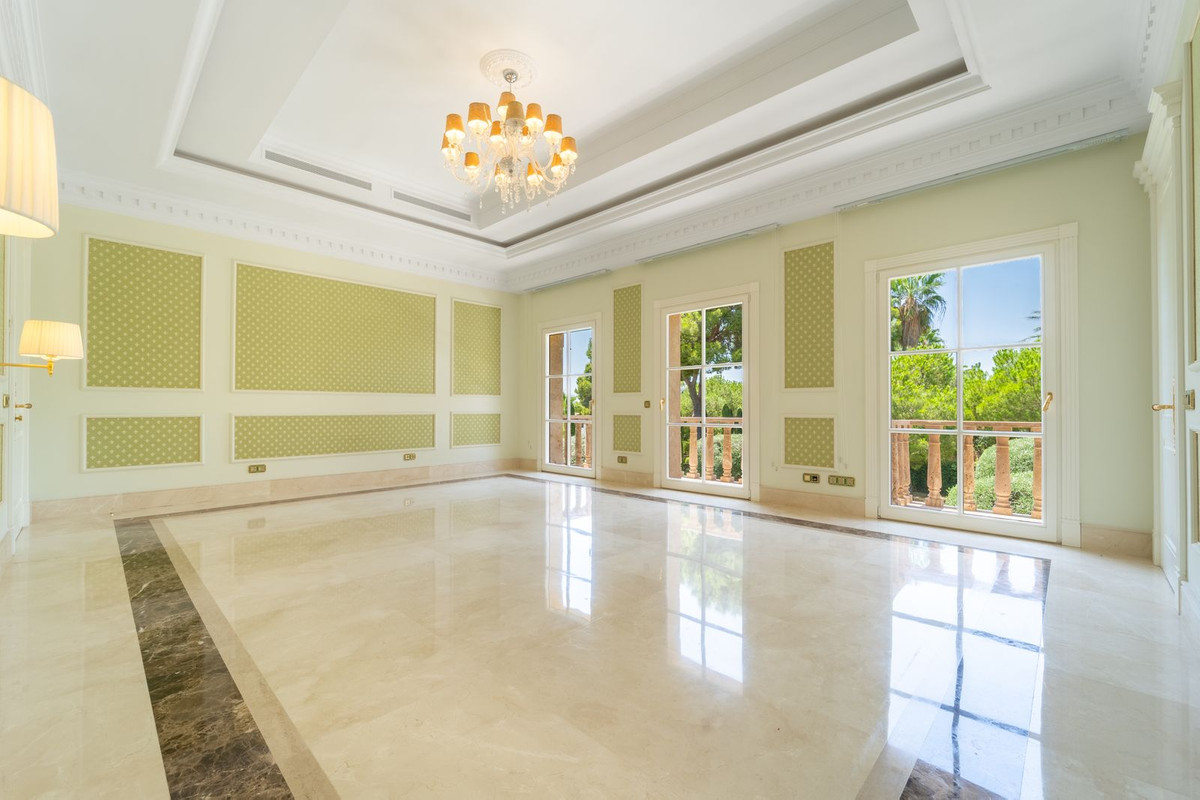 Villa for sale in Marbella