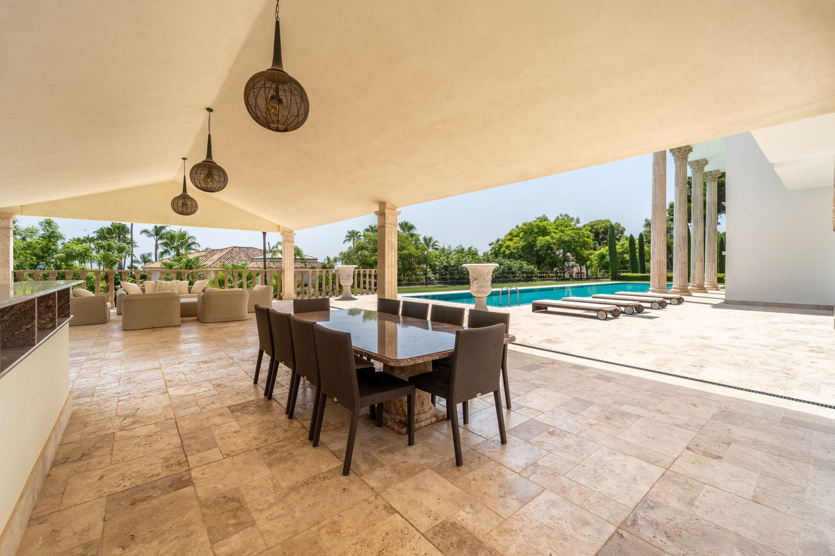 Villa for sale in Marbella