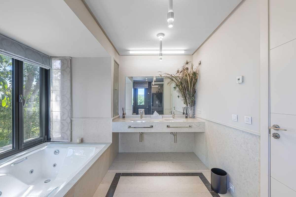 Villa for sale in Marbella