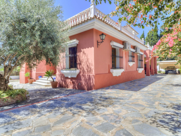 Villa for sale in Marbella