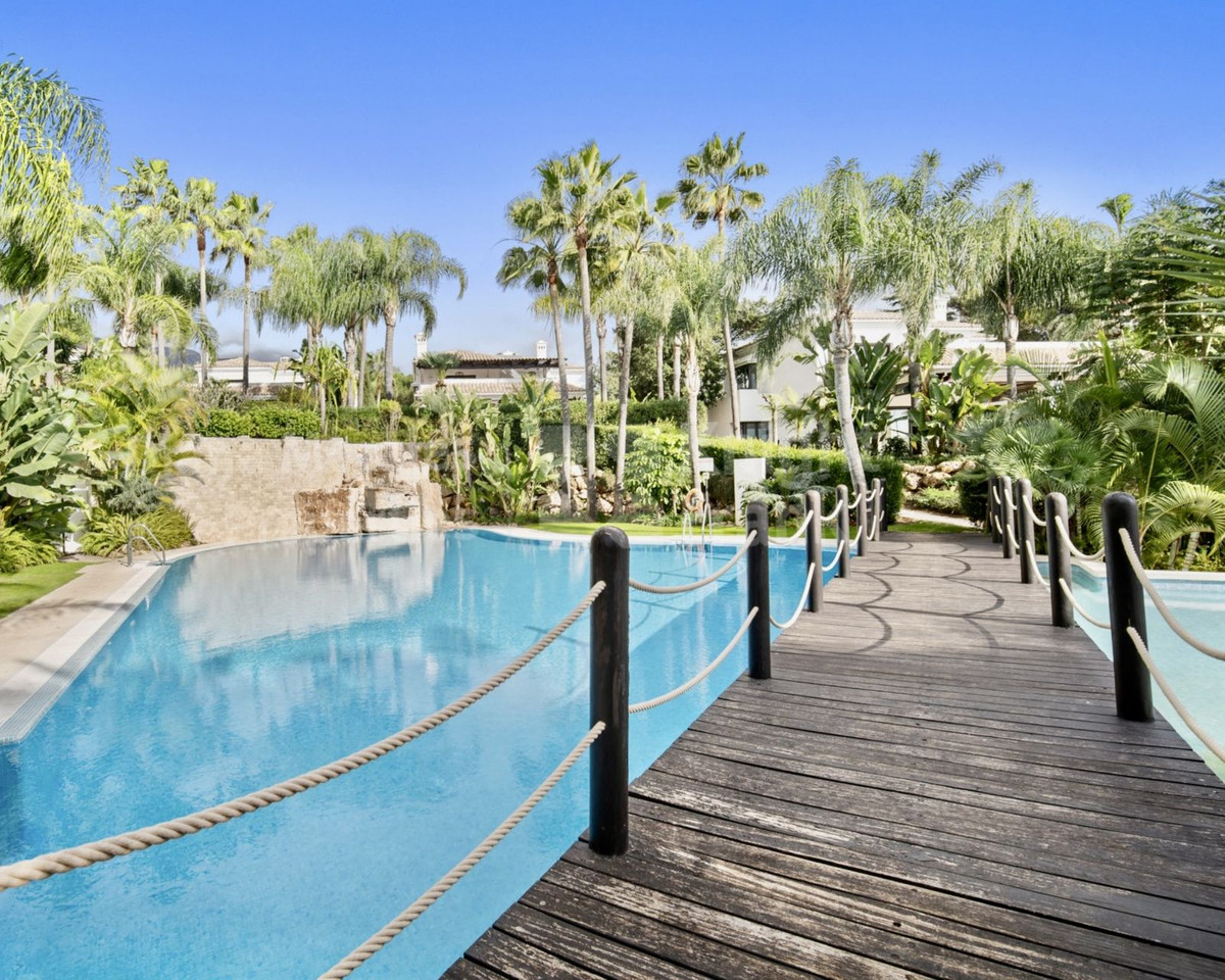 Villa-in-Marbella-Ref-R5482282 Villa for sale in Marbella