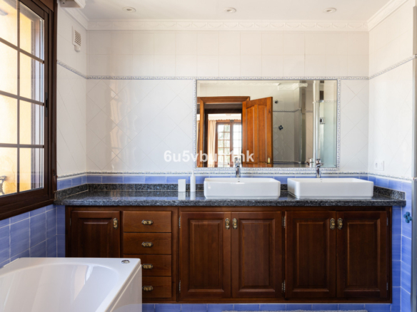 Villa for sale in Marbella