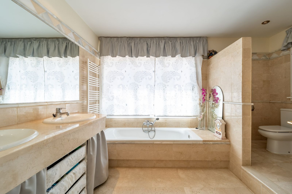Villa for sale in Marbella